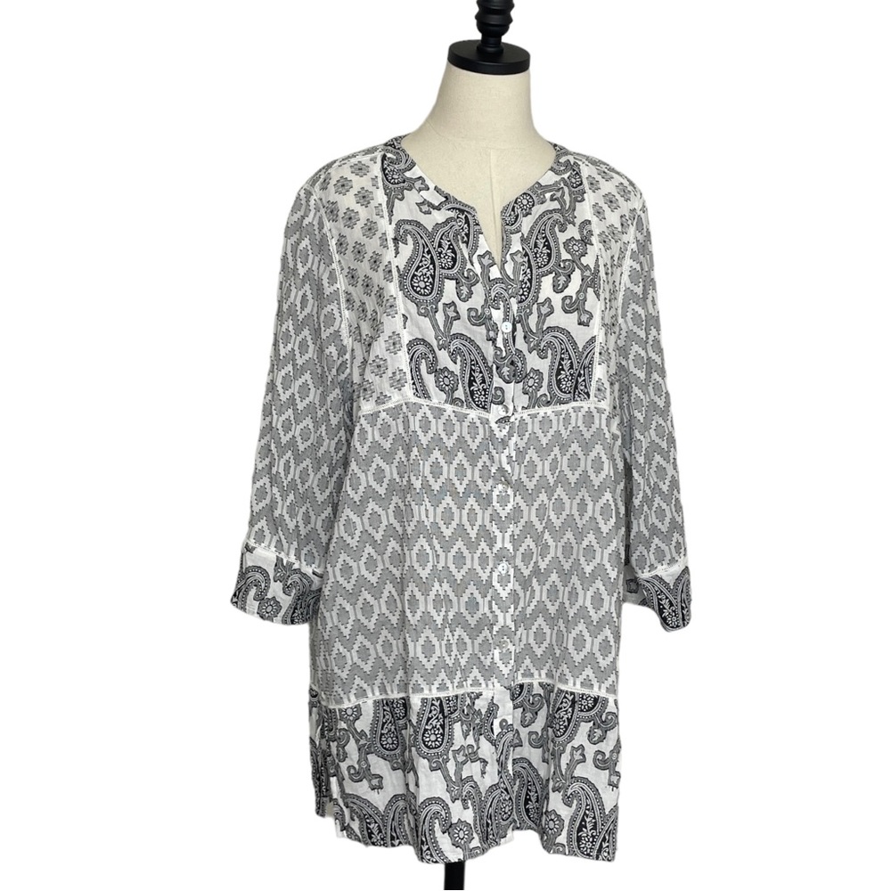 Chico’s Button Up Tunic Black and White Paisley and Geometric Size 3 = US XL/16